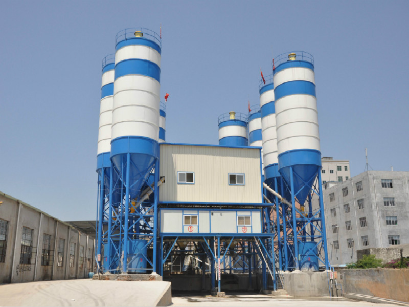 centrale à béton prêt à l'emploi